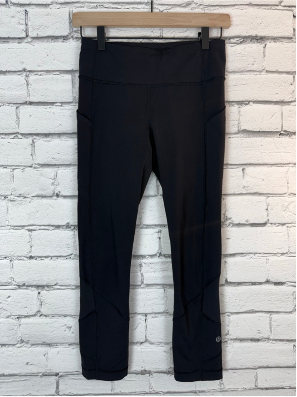 Women's Lululemon Black Leggings Capris Pace Rival Cropped Leggings Size 4 Gym